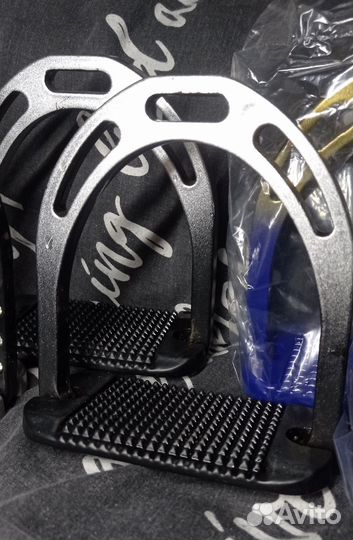 Стремена для седла