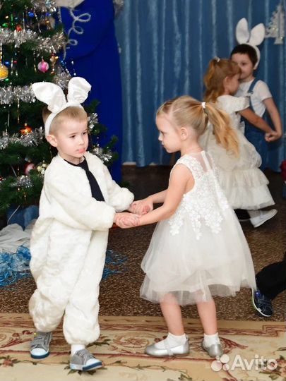 Костюм зайки на утренник