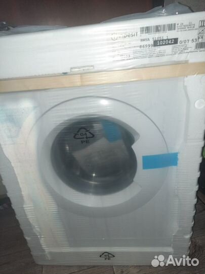 Новая стиральная машина indesit на 5кг