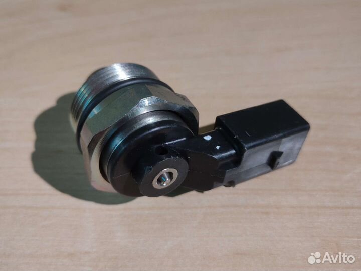 Клапан давления для тнвд 079127025AF 079127025C