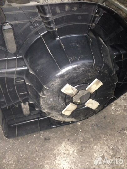 Ниша под запаску Mitsubishi Galant 8 седан