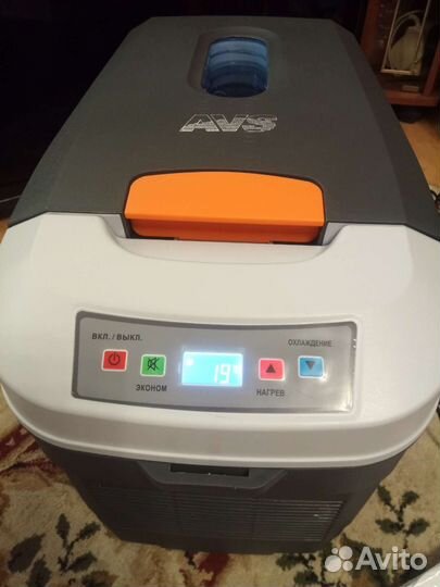 Автомобильный холодильник AVS CC22