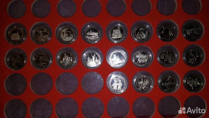 Банкноты мира-Статуэтки