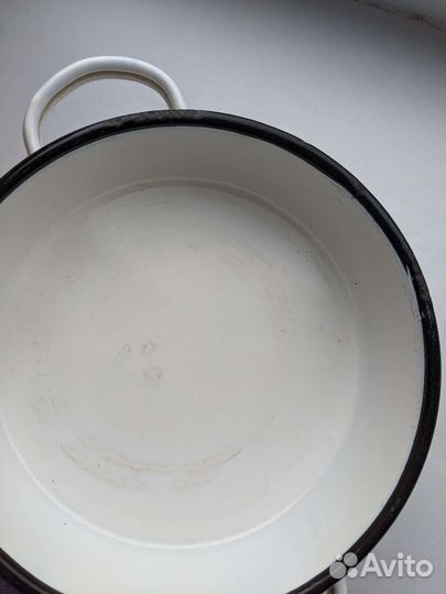 Кастрюля эмалированная