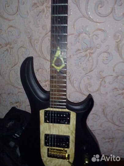 Электрогитара