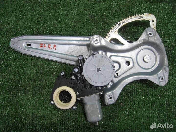 Стеклоподъемник задний правый Toyota Auris E150 2