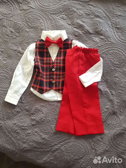 Костюм классический тройка на мальчика 92 мало бу