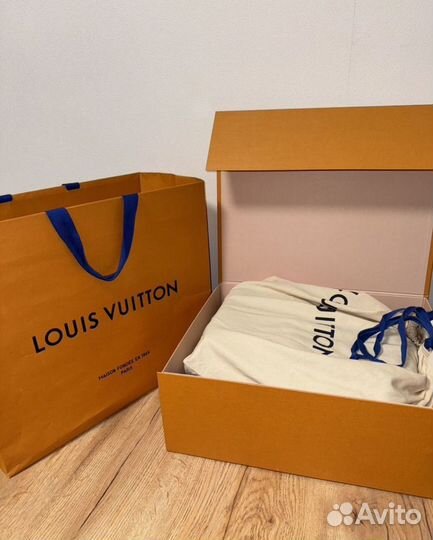 Louis Vuitton Discovery