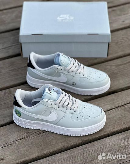 Nike air force 1 серый смайл разм. 42