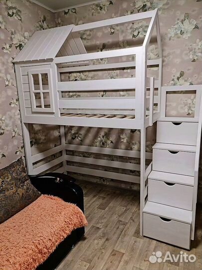 Детская кровать домик