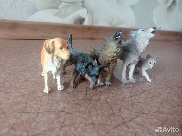 Фигурки собак