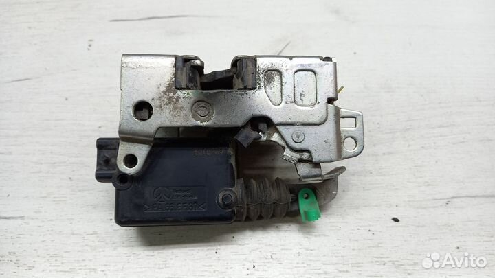 Замок двери передней правой Renault Logan 1