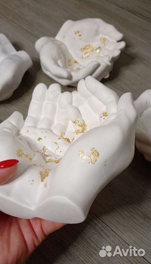 Ладони из гипса