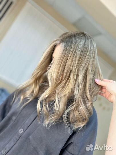 Модель на наращивание волос