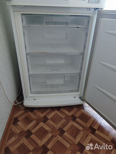 Холодильник lg