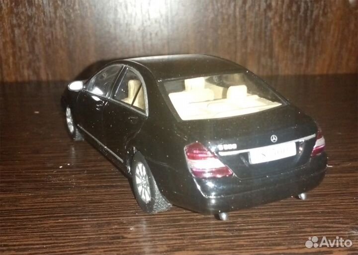 Mercedes-Benz S500 1:43