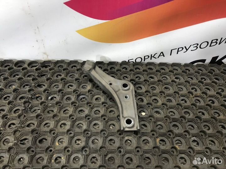 Кронштейн бампера левый Scania 5-series