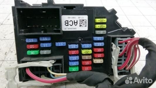 Блок предохранителей chevrolet tahoe GMT900 (1BA14