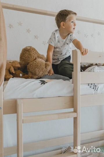 Двухъярусная кровать