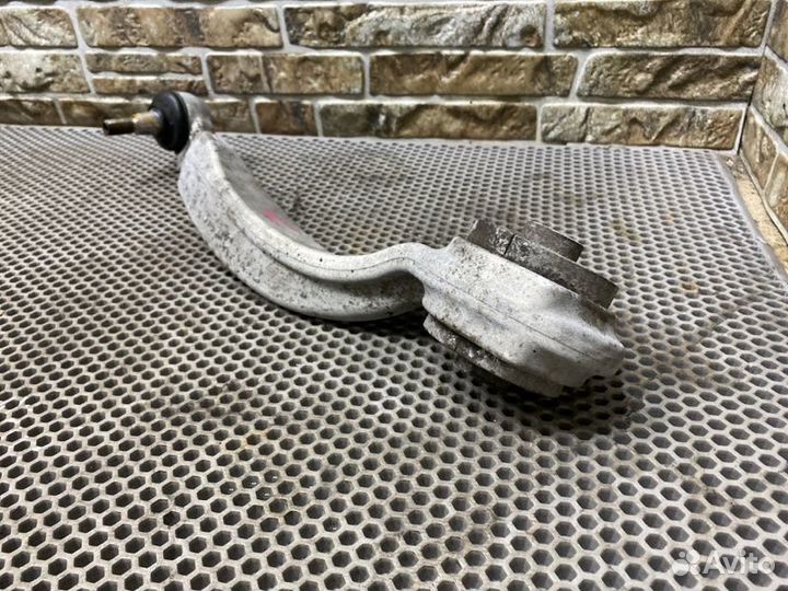 Рычаг подвески нижний передний левый Mercedes-Benz