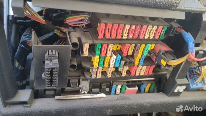 Блок предохранителей салона Пежо 206 Peugeot 206