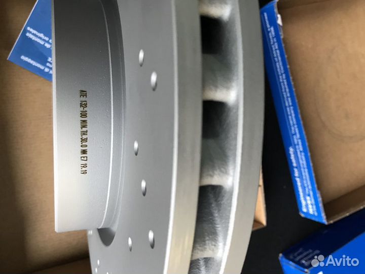 Тормозной диск Ате Мерседес 204 212