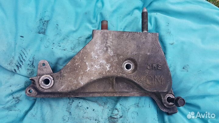 Кронштейн опоры двигателя D4EB Hyundai Santa Fe 2