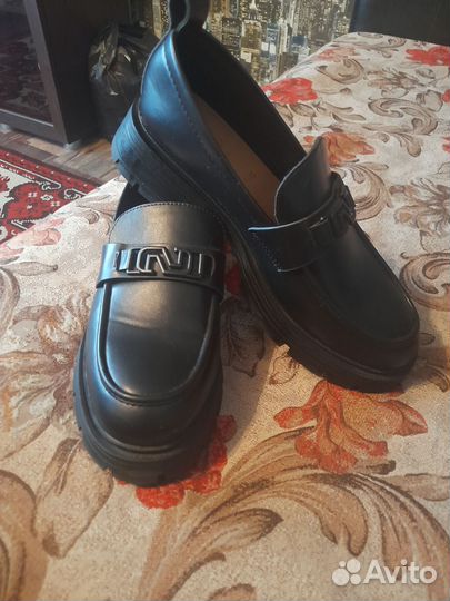 Лоферы женские