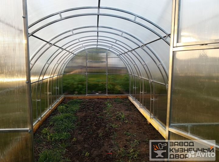 Теплица из поликарбоната с двойной дугой