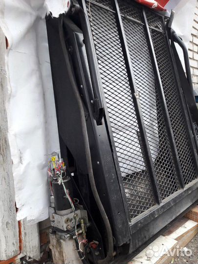 Подьемник на авто для инвалидов колясочников