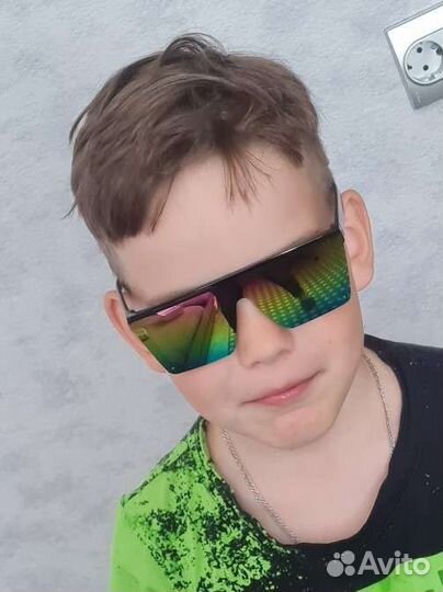 Солнечные очки детские новые