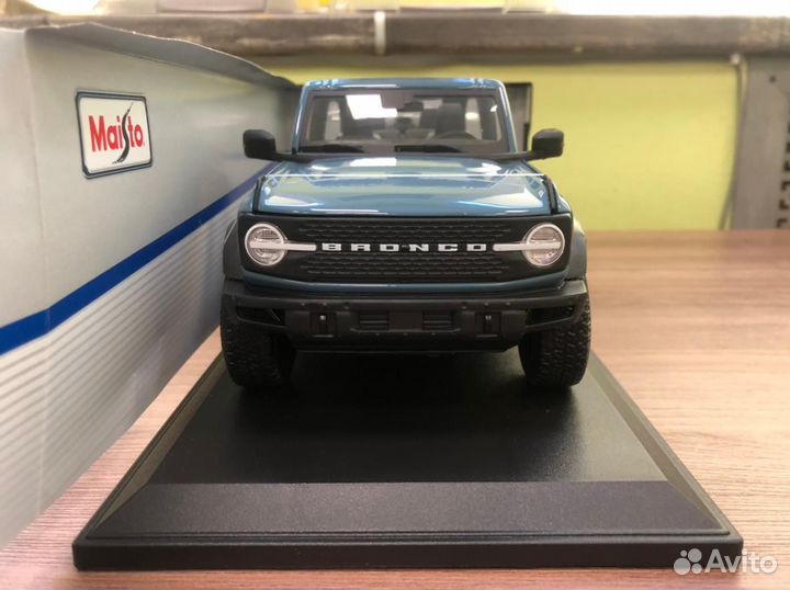 Maisto 1:18 - Ford Bronco Badlands - Бирюзовый