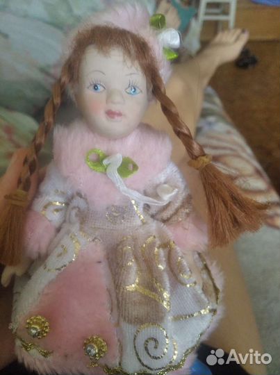 Кукла фарфоровая коллекционная