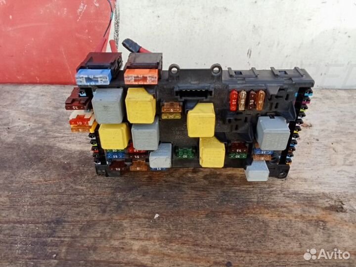 Блок предохранителей M112 Mercedes Vito W639