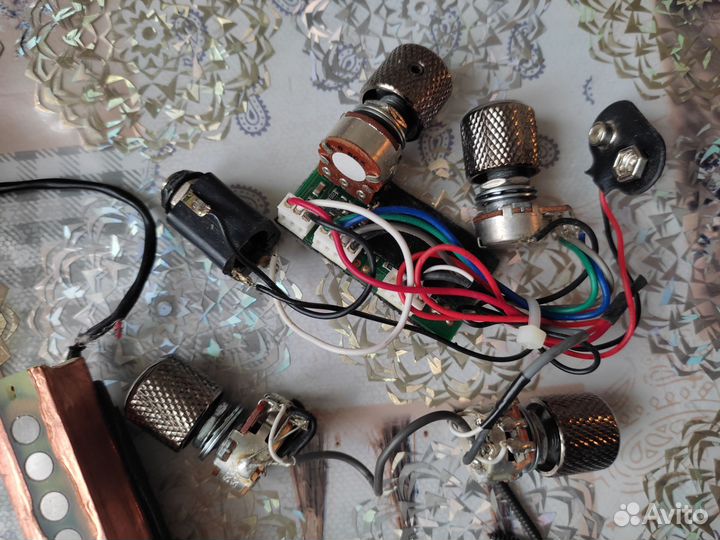 Электроника со звукоснимателями от Ibanez edb