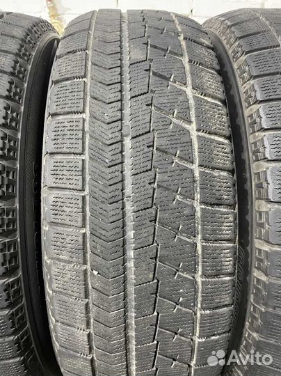 Bridgestone Blizzak VRX 215/65 R16 98Q