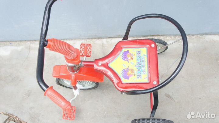 Трехколесный велосипед