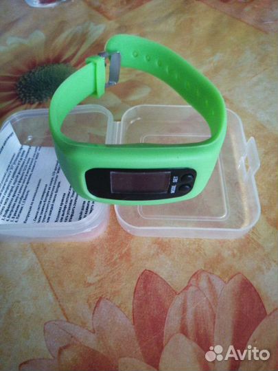 Часы с шагомером водонепроницаемые