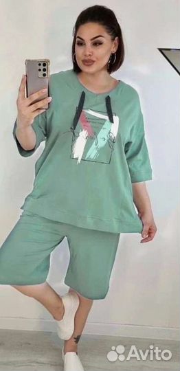 Костюм женский