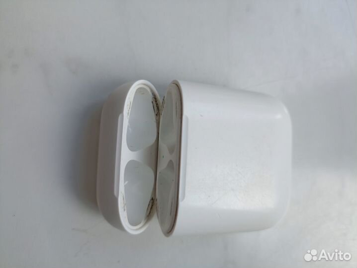 Зарядный чехол (кейс) для наушников Apple AirPods