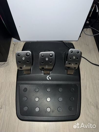 Игровой руль logitech