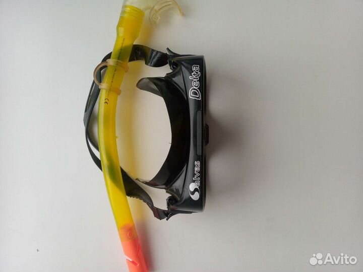 Маска с трубкой для плавания