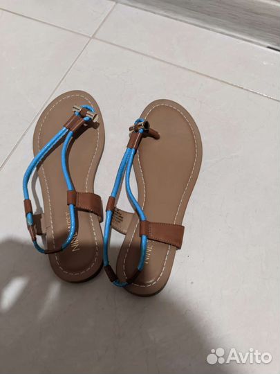 Женская одежда и обувь