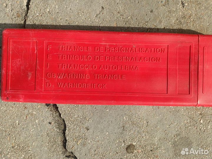 Знак аварийной остановки Mercedes