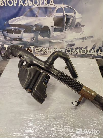 Патрубок воздушный Nissan Primera P10