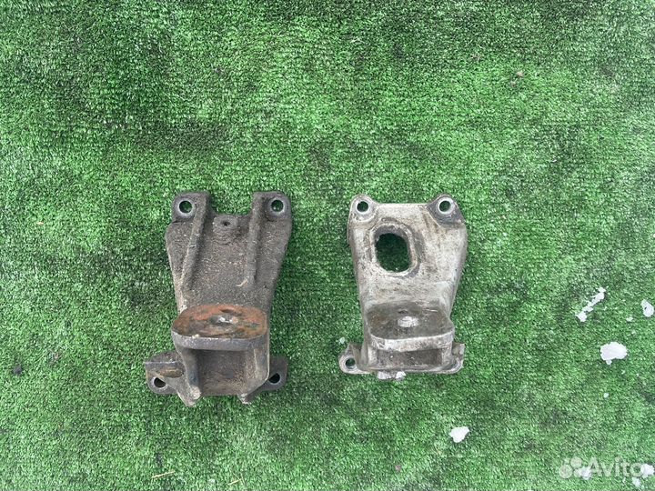 Кронштейн опоры двигателя сузуки гранд витара