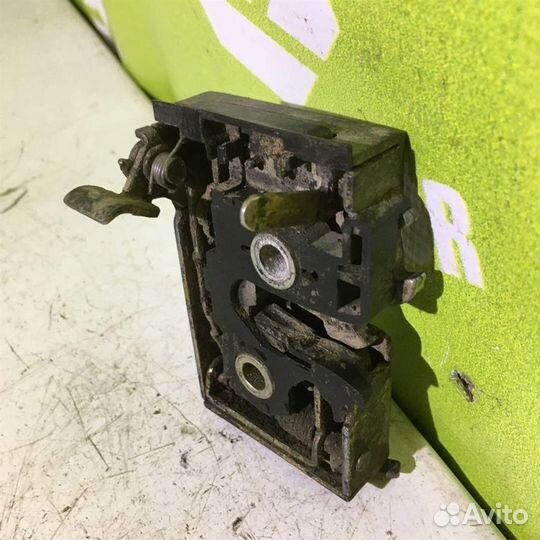Замок двери задней правой Фольксваген Пассат Б3
