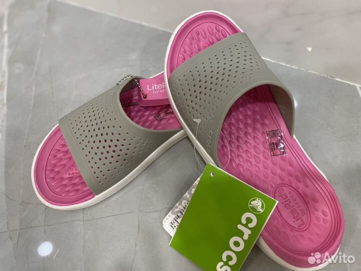 Шлепки crocs literide женские