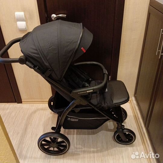 Коляска прогулочная новая