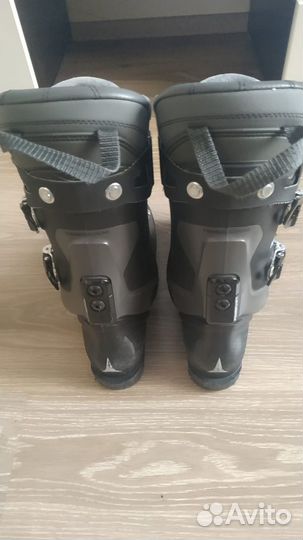 Лыжные ботинки atomic